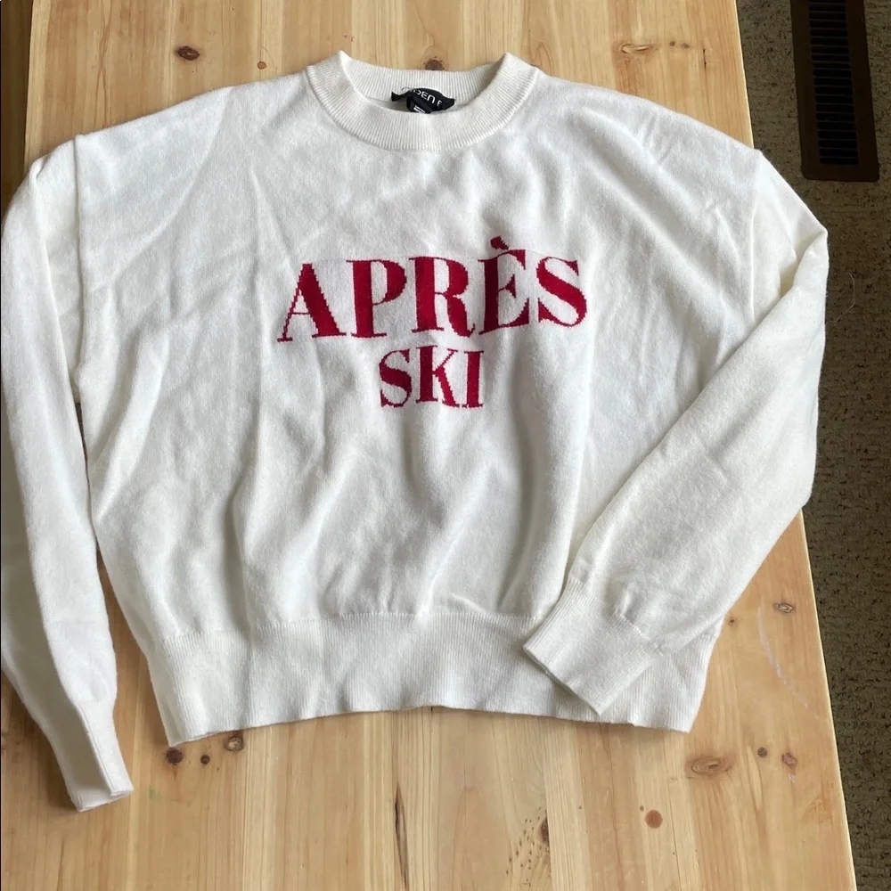 Ardene B White and Red Winter Après Ski Sweatshirt
